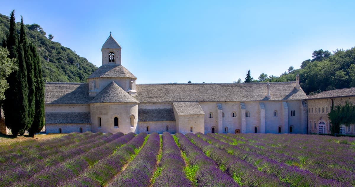 Rando et patrimoine : 8 sentiers historiques en Provence