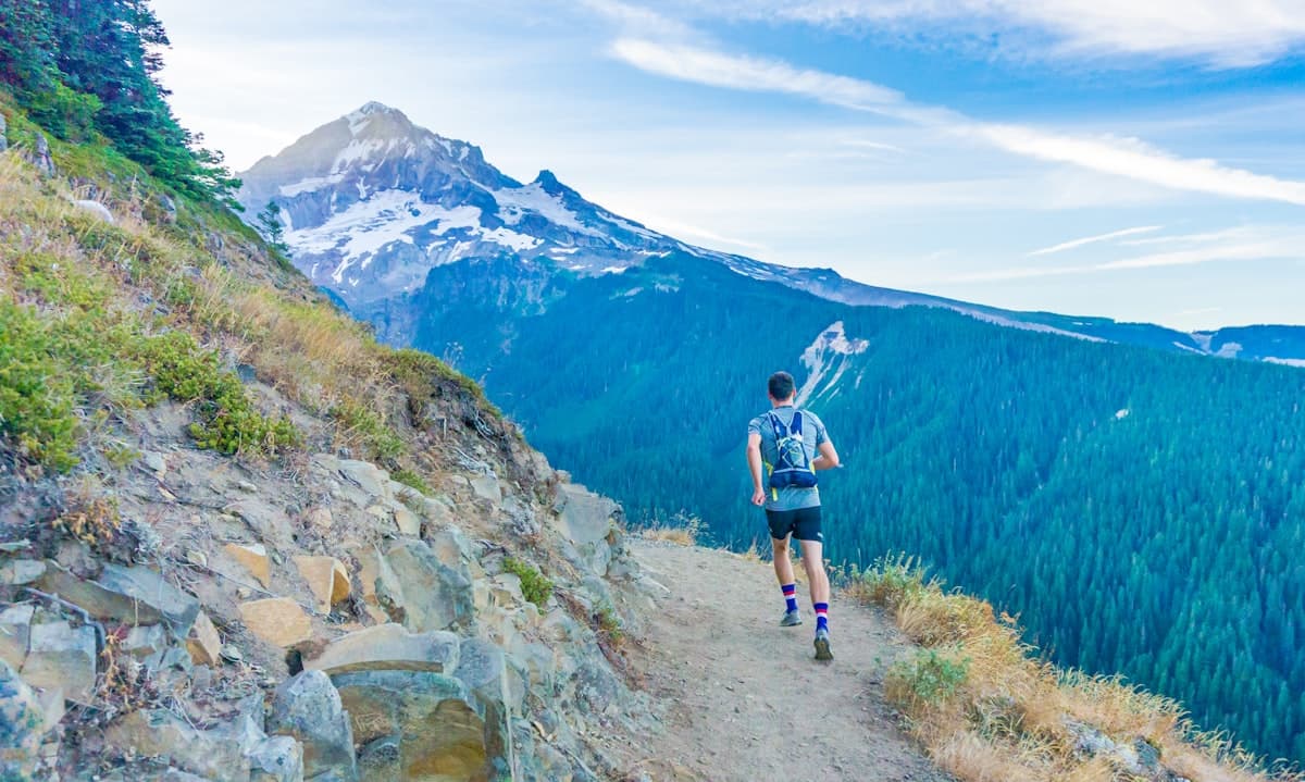 Trail running vs randonnée : quelles différences ?